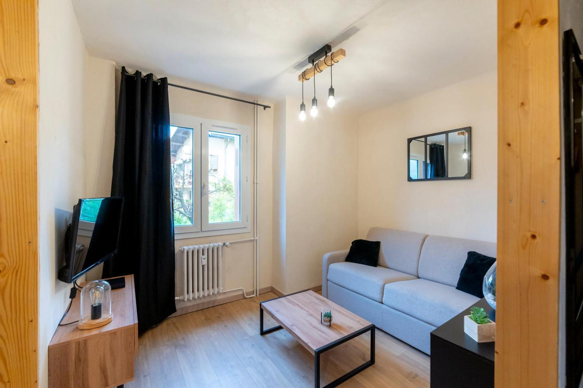 La Galleanne Studio Agreable Et Chaleureux Briançon Buitenkant foto